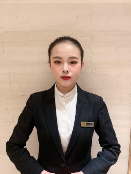 以微笑點(diǎn)亮服務(wù)之光 記我校酒店管理專業(yè)優(yōu)秀畢業(yè)生李晴